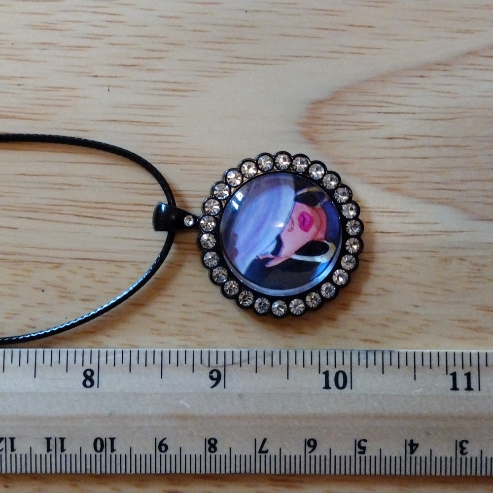 Necklace - Picture 2 of 3